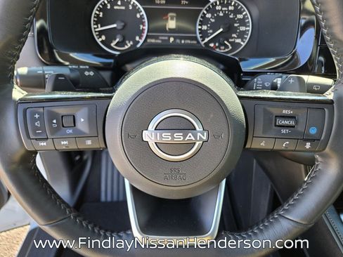 Used 2025 Nissan Pathfinder SL image 30