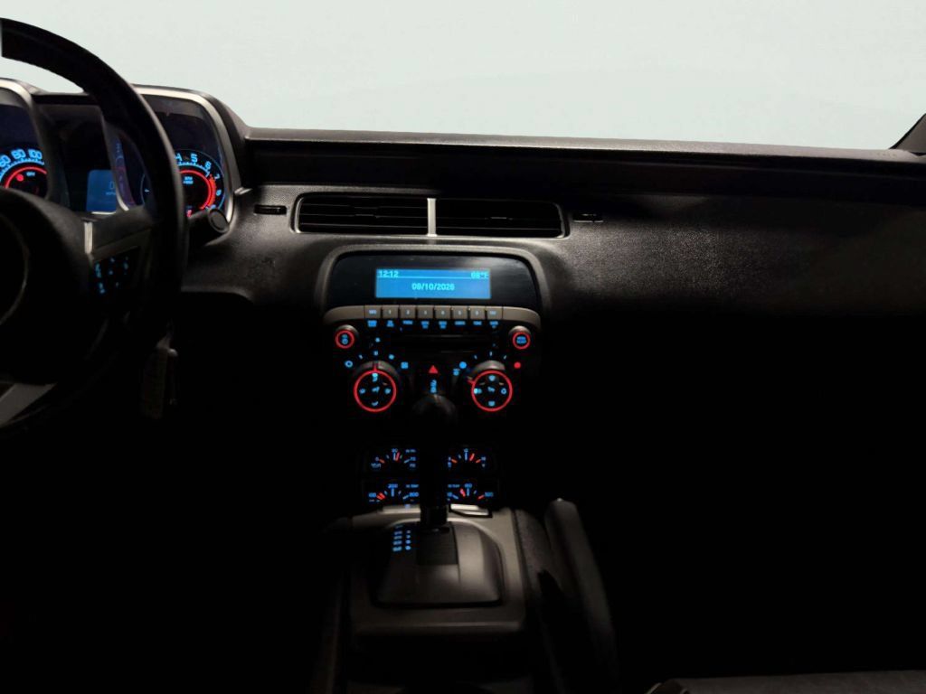 Used 2010 Chevrolet Camaro SS RWD image 25