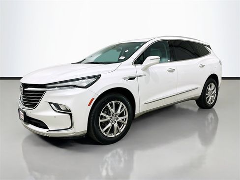 Used 2024 Buick Enclave Essence w/ Experience Buick Package image 3