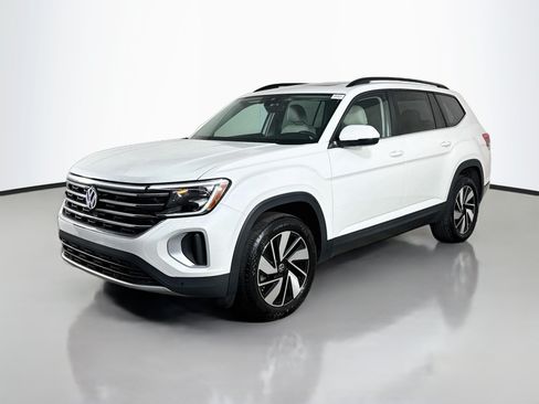 Used 2026 Volkswagen Atlas SE FWD image 4