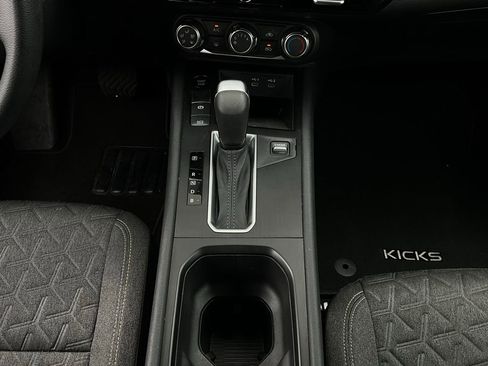 Used 2025 Nissan Kicks SV image 13