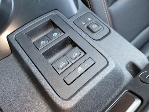 Used 2024 Ford Bronco Badlands image 28