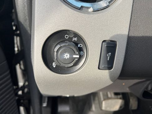 Used 2012 Ford F250 Lariat w/ Chrome Pkg image 19