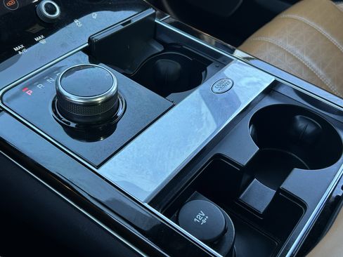 Used 2019 Land Rover Range Rover Velar R-Dynamic HSE image 26