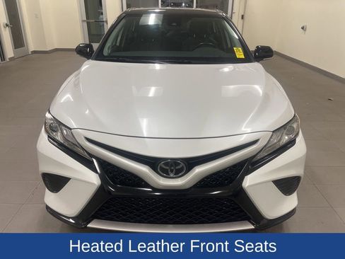 Used 2019 Toyota Camry XSE image 2
