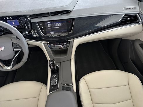 New 2025 Cadillac XT6 Premium Luxury image 18