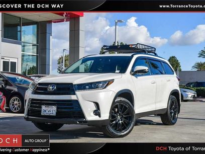 Used 2019 Toyota Highlander SE