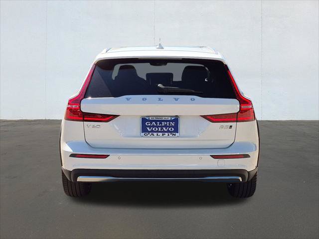 Certified 2025 Volvo V60 B5 Cross Country Ultra AWD/4WD image 6