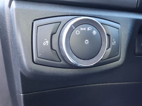 Used 2020 Ford Fusion SE image 21