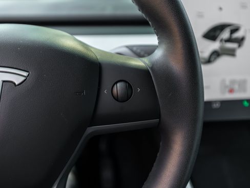 Used 2020 Tesla Model Y Long Range AWD/4WD image 8