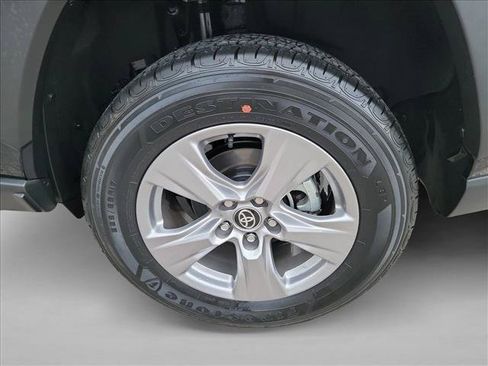 Used 2025 Toyota RAV4 XLE FWD image 12