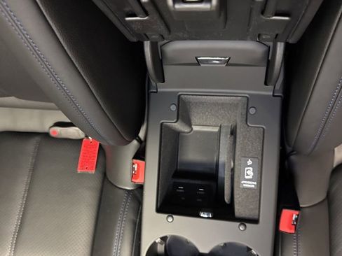 Used 2026 Porsche Macan AWD/4WD image 27