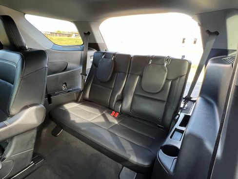 Used 2020 Ford Explorer XLT w/ Equipment Group 202A image 27