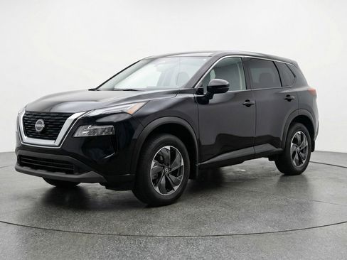 Used 2025 Nissan Rogue SV AWD/4WD image 3