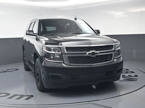 Used 2019 Chevrolet Tahoe LS w/ Enhanced Driver Alert Package AWD/4WD image 3