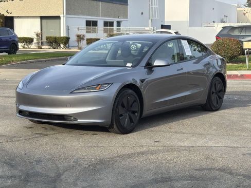 Used 2025 Tesla Model 3 Long Range image 8