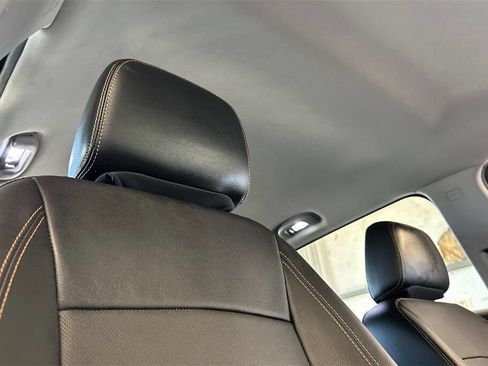 Used 2020 GMC Terrain SLT w/ Preferred Package image 18