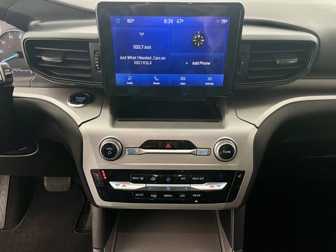 Used 2022 Ford Explorer XLT w/ Class IV Trailer Tow Package image 22