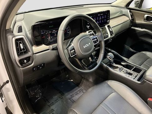Certified 2023 Kia Sorento EX w/ Panoramic Sunroof Package FWD image 16