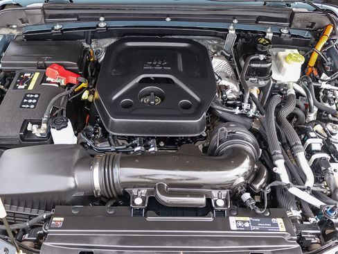 Used 2024 Jeep Wrangler Unlimited AWD/4WD image 26