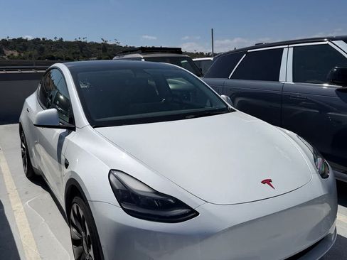 Used 2022 Tesla Model Y Performance AWD/4WD image 1