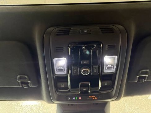 Used 2026 Cadillac Escalade ESV Platinum Sport w/ LPO, ONYX Package AWD/4WD image 16