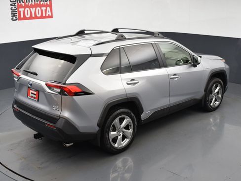 Used 2021 Toyota RAV4 XLE Premium AWD/4WD image 23