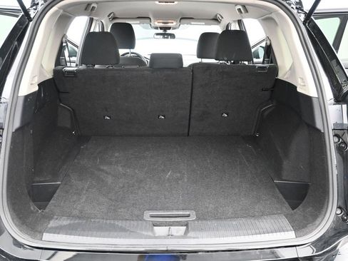 Used 2024 Nissan Rogue S image 9