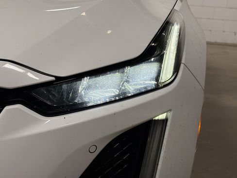 Used 2022 Cadillac CT5 V w/ LPO, ONYX Package image 9