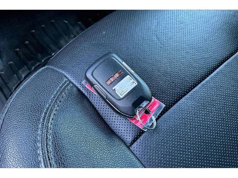 Used 2022 GMC Sierra 2500 SLT image 32