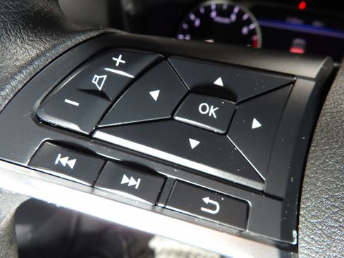 Used 2025 Nissan Sentra SV image 20