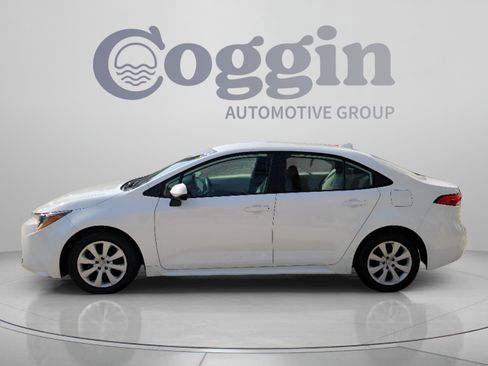 Certified 2024 Toyota Corolla LE FWD image 2