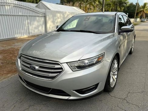 Used 2017 Ford Taurus Limited image 4