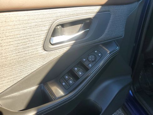 Certified 2023 Nissan Rogue SV image 16