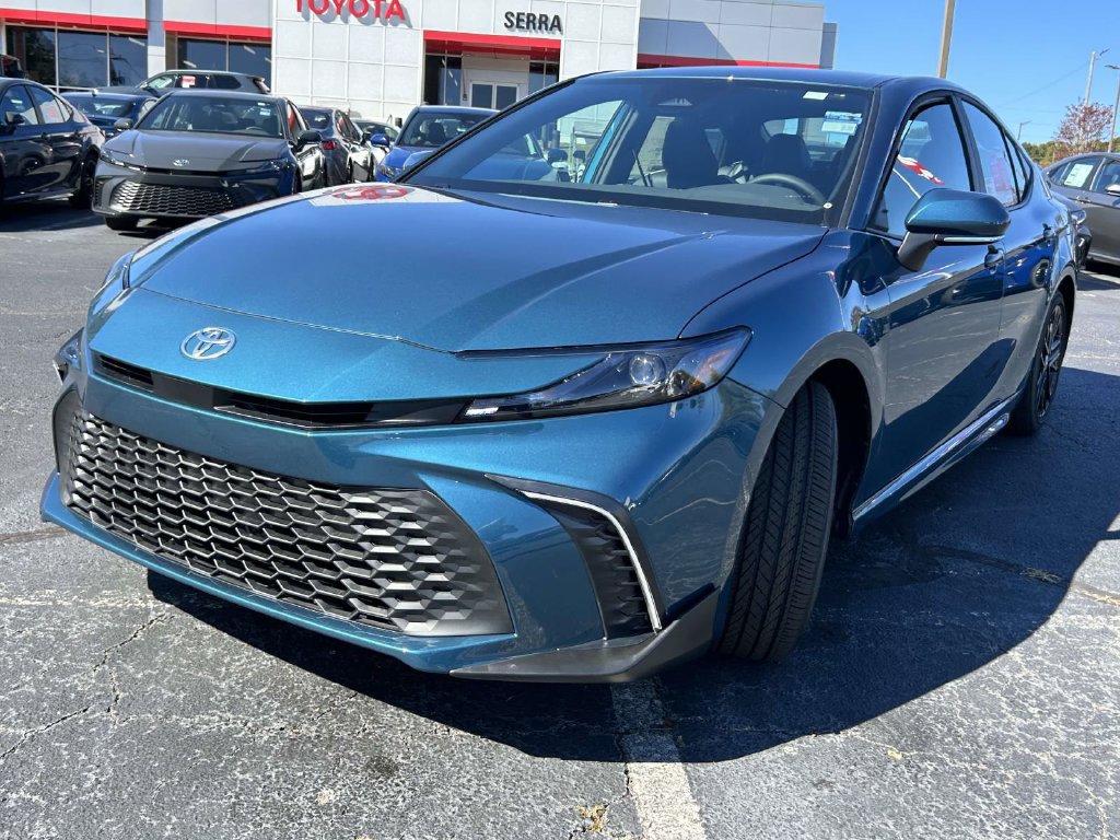 New 2026 Toyota Camry Hybrid FWD image 7