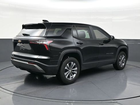 Used 2025 Chevrolet Equinox LT w/ Safety and Technology Package image 5