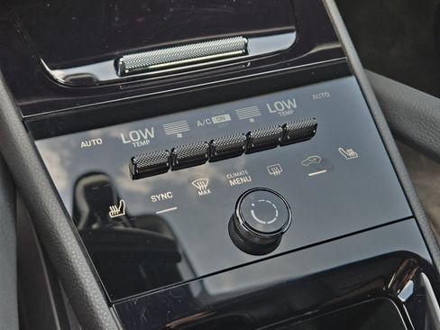 Certified 2026 Porsche Cayenne Coupe AWD/4WD image 19