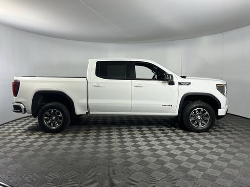 Used 2025 GMC Sierra 1500 AT4 image 5