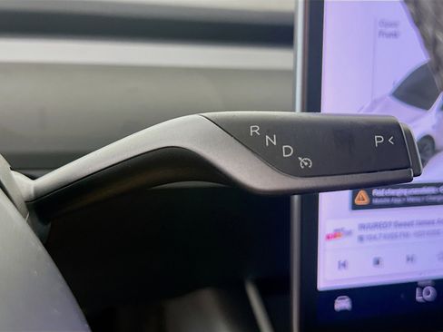 Used 2020 Tesla Model Y Long Range image 23