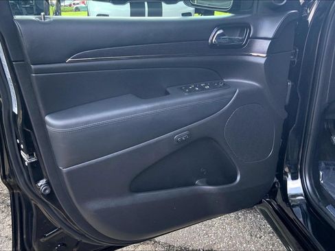 Used 2020 Jeep Grand Cherokee High Altitude AWD/4WD image 17