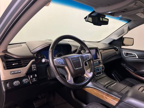 Used 2020 GMC Yukon XL Denali w/ Denali Ultimate Package image 4