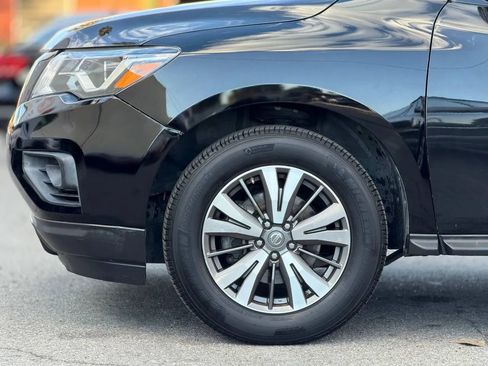 Used 2017 Nissan Pathfinder SL image 9
