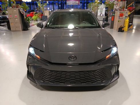 Used 2025 Toyota Camry SE w/ Multimedia Upgrade Package FWD image 9