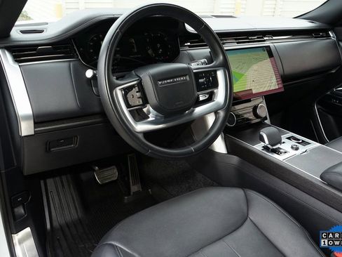 Used 2023 Land Rover Range Rover SE image 12