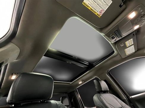 Used 2019 Ford F250 Lariat w/ FX4 Off-Road Package image 3