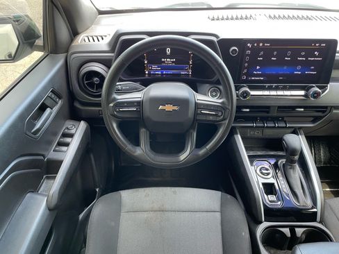Used 2023 Chevrolet Colorado W/T w/ Advanced Trailering Package AWD/4WD image 5