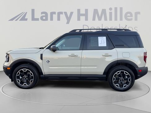 Used 2025 Ford Bronco Sport Outer Banks w/ Outer Banks Tech Package+ AWD/4WD image 2