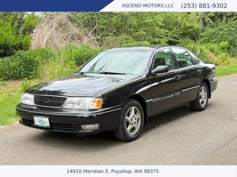 Used 1999 Toyota Avalon XL FWD image 1