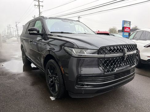 New 2025 Lincoln Navigator Reserve w/ Jet Appearance Package image 4