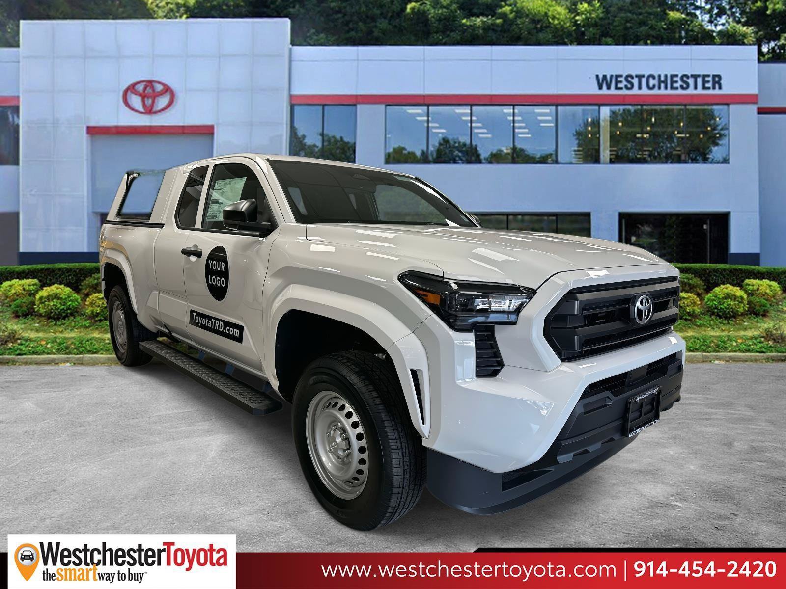 Used 2025 Toyota Tacoma SR AWD/4WD image 1